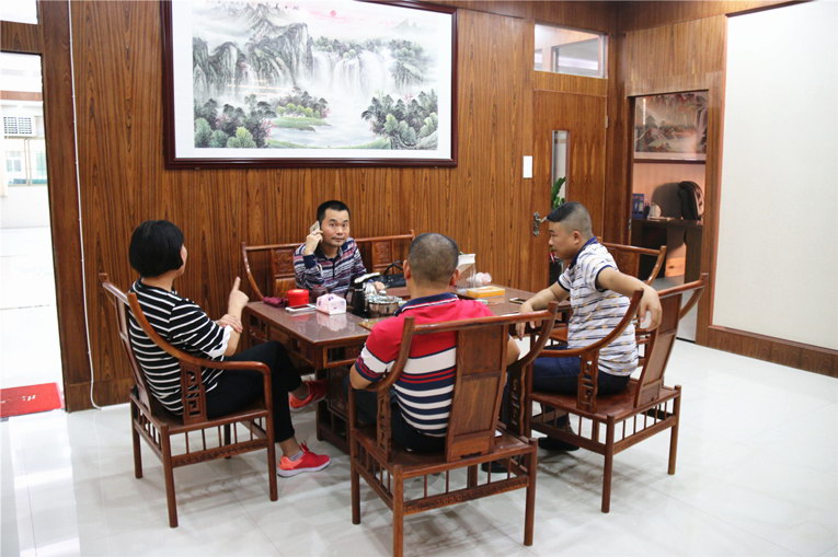 银康路门店--洽谈区