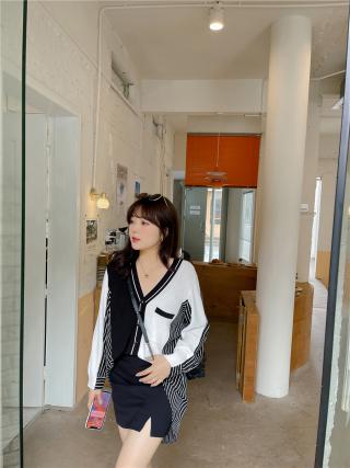 大码女装拼接设计感条纹开衫女2021新款胖mm宽松外穿针织衫