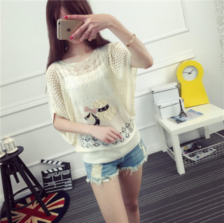 镂空刺绣套头蝙蝠衫